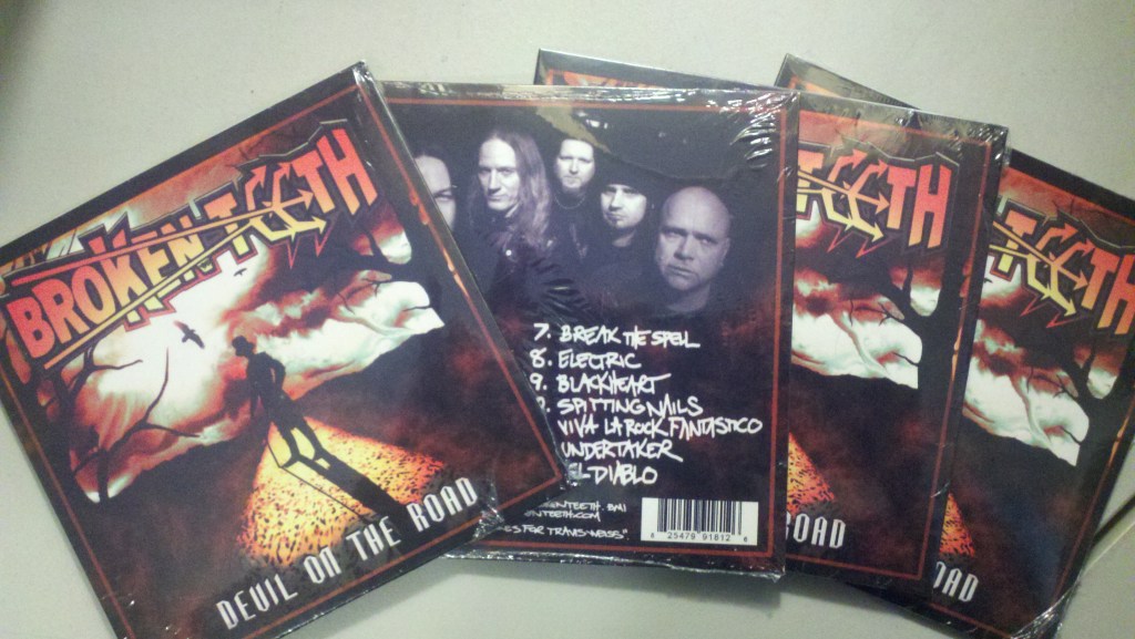 Broken Teeth artwork by Dave Foreman